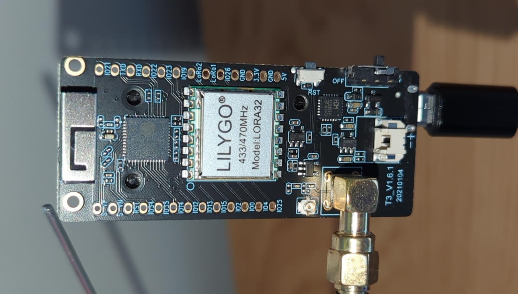 lilygo_LORA32.jpg